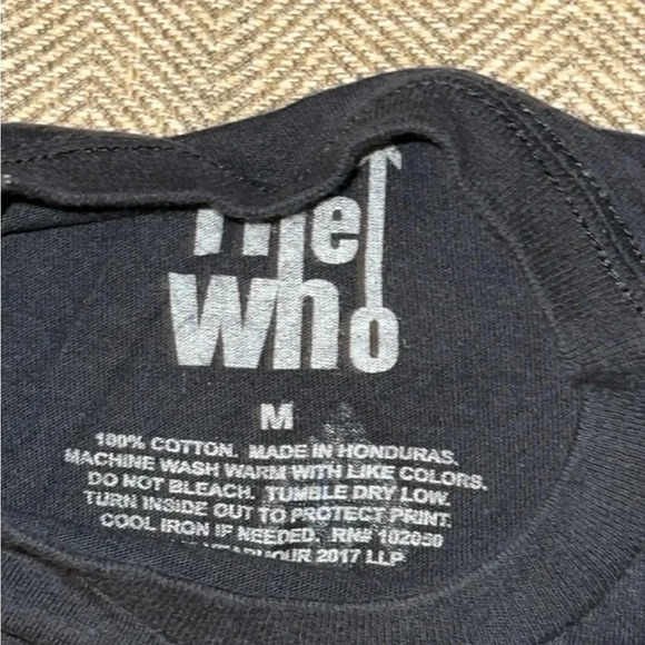 2017 THE WHO HITS BACK NORTH AMERICAN TOUR SHORT SLEEVE CONCERT TSHIRT MED - Picture 4 of 5